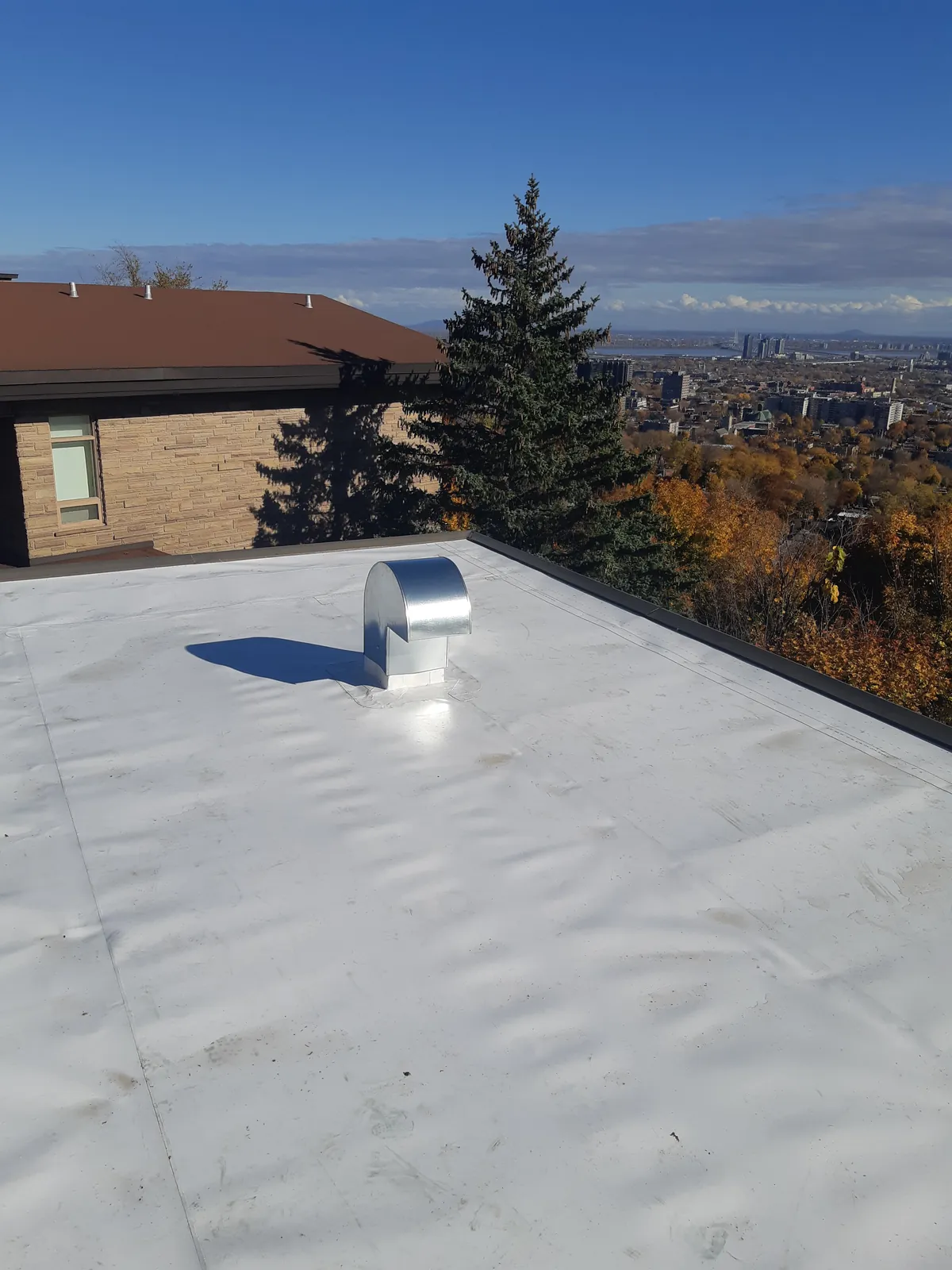 Roofing project in Montreal